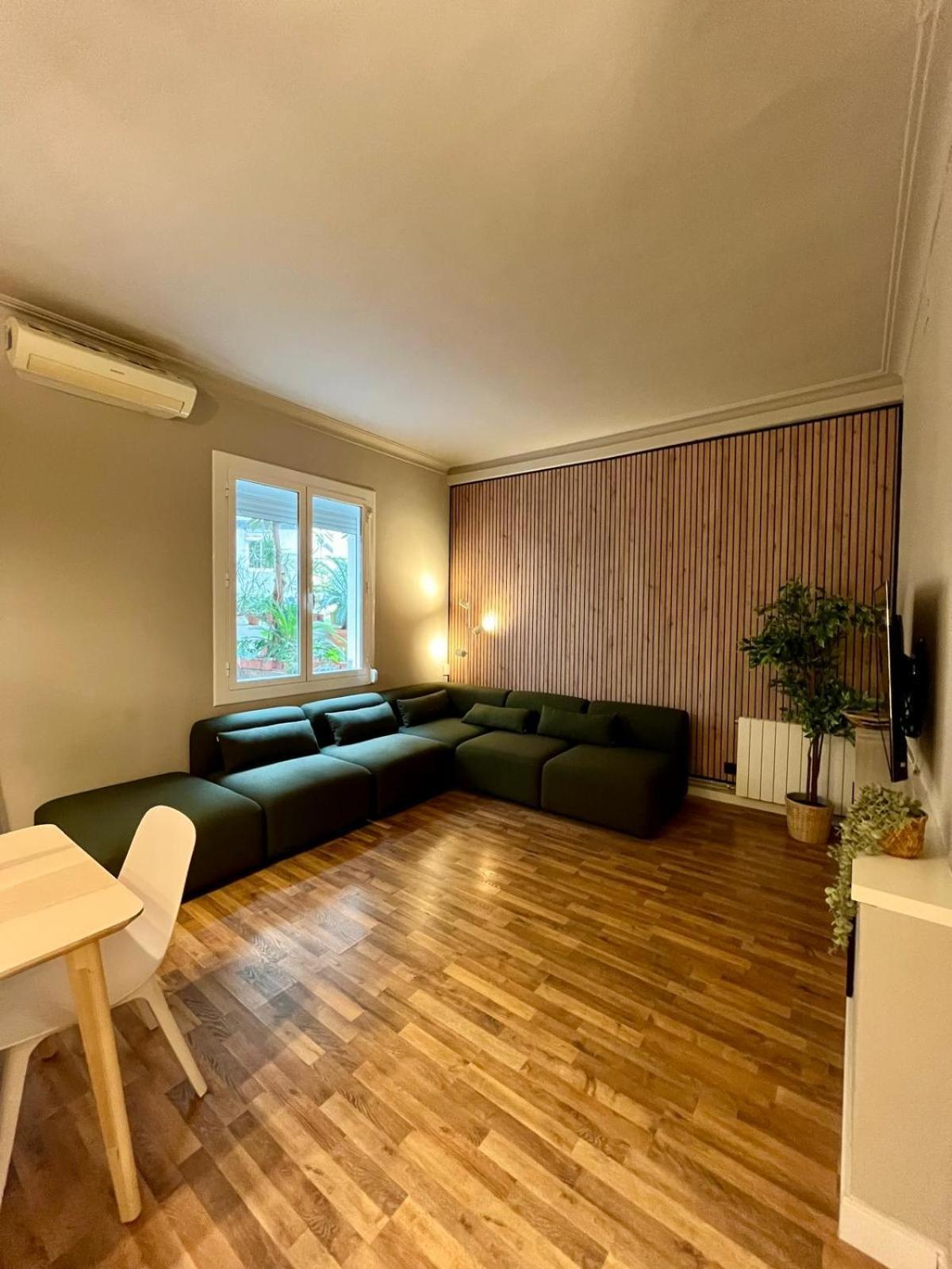 Sagrada Familia Secret Apartment Барселона Экстерьер фото