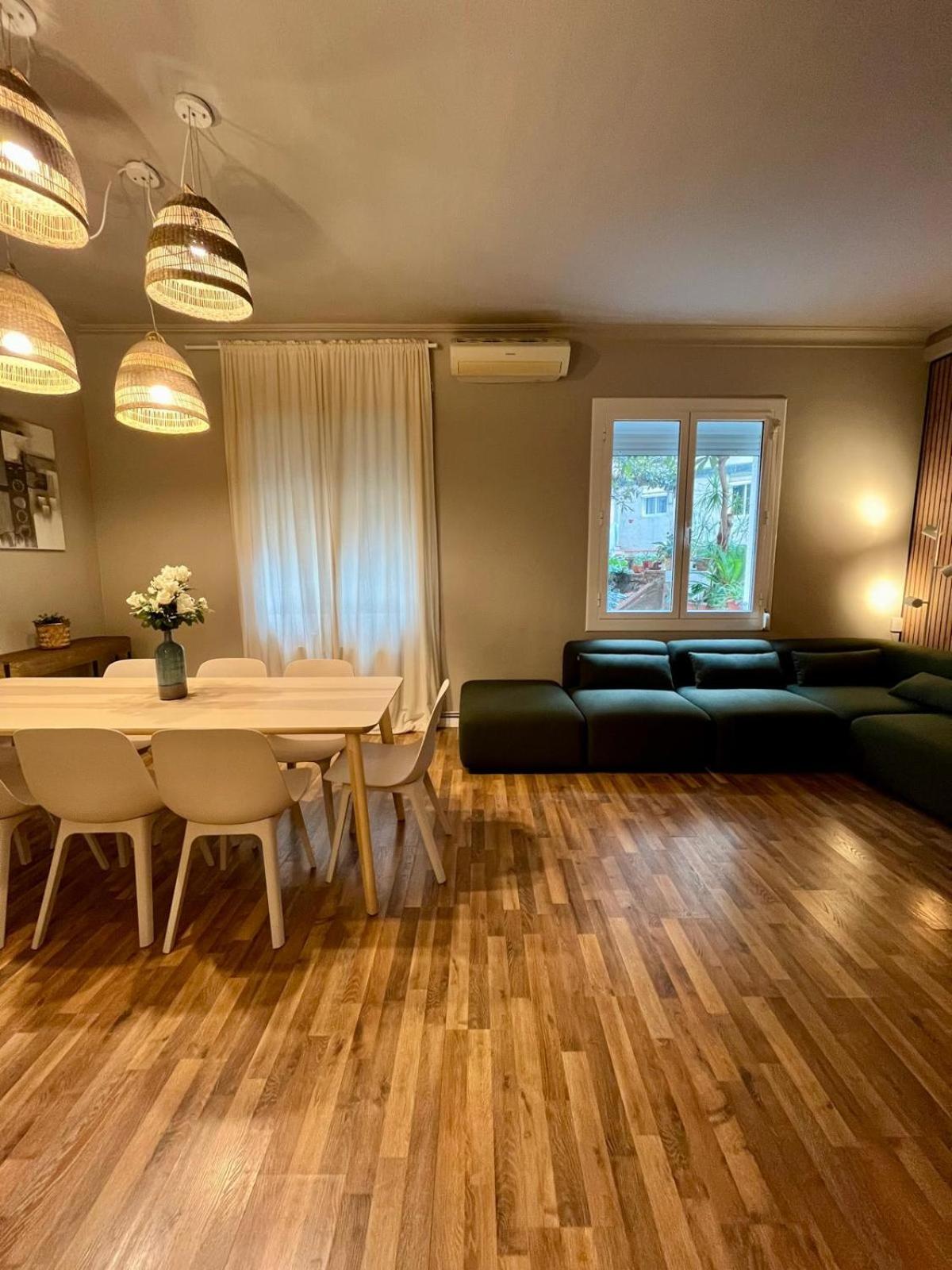 Sagrada Familia Secret Apartment Барселона Экстерьер фото