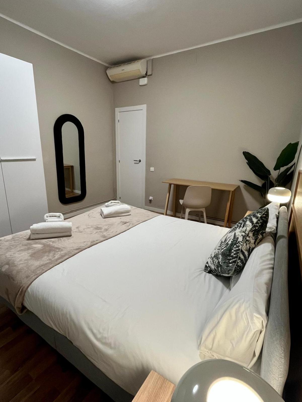Sagrada Familia Secret Apartment Барселона Экстерьер фото