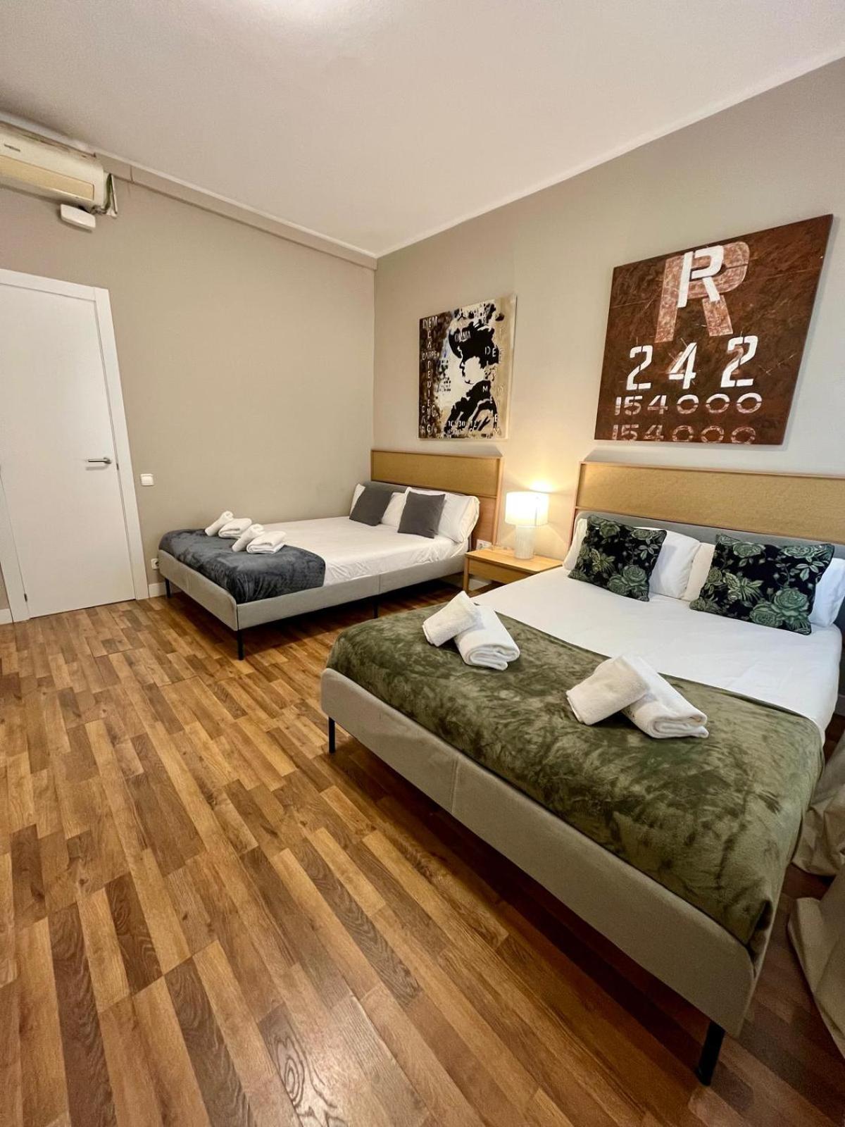 Sagrada Familia Secret Apartment Барселона Экстерьер фото