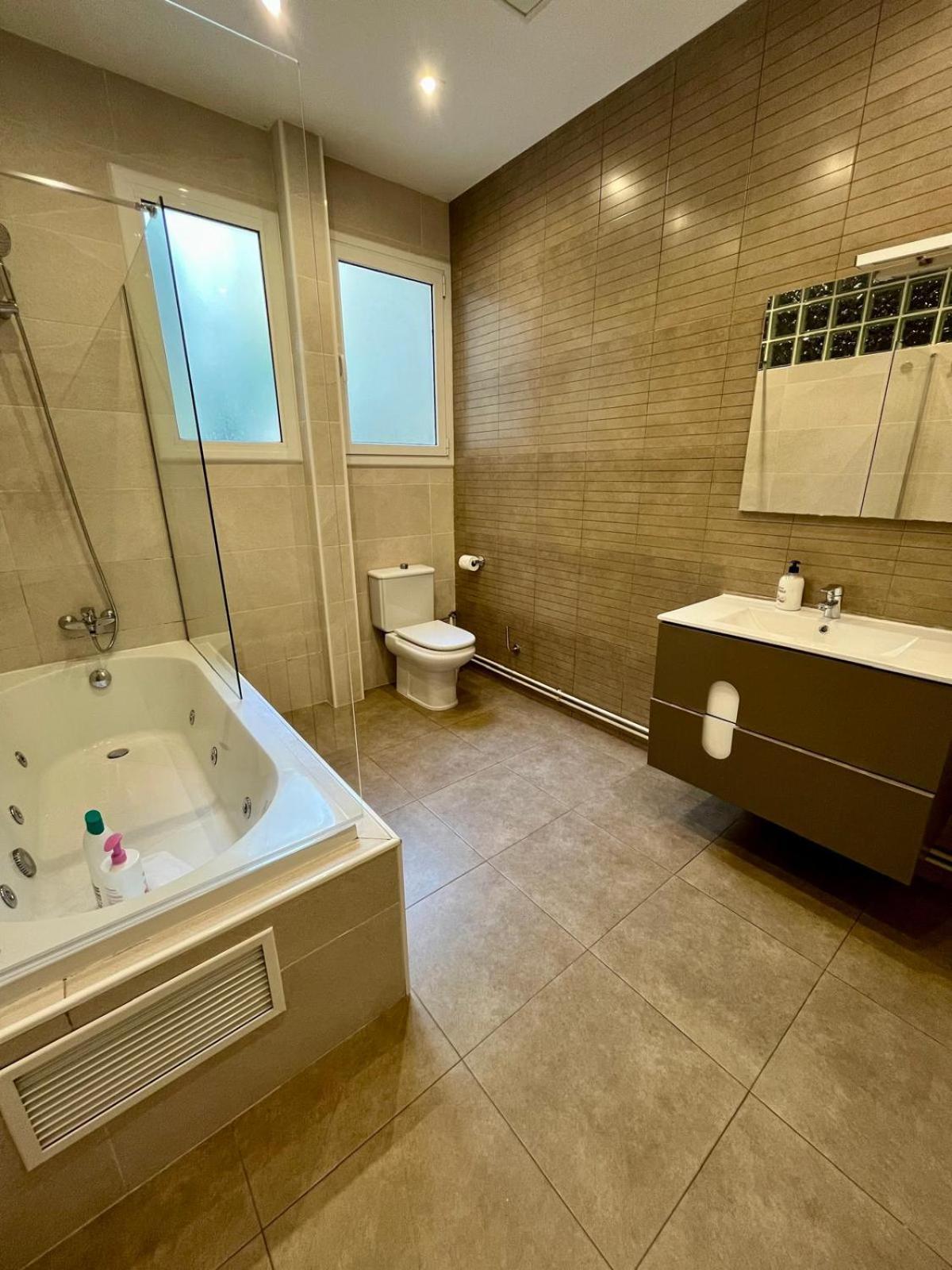 Sagrada Familia Secret Apartment Барселона Экстерьер фото